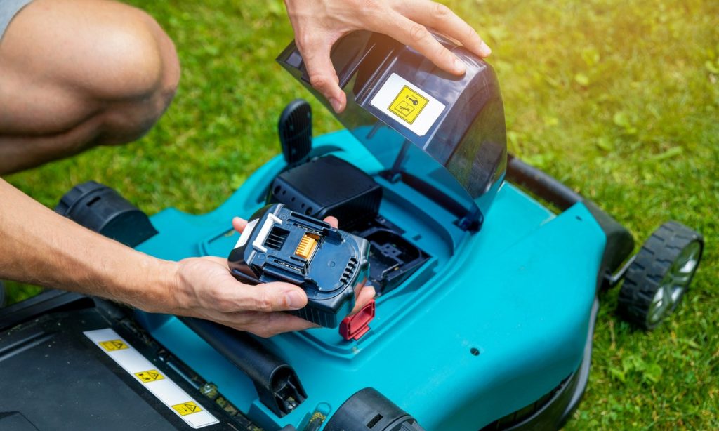 Top battery lawn mowers for your yard